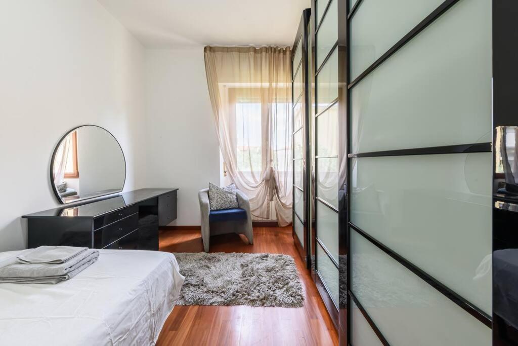 Parking & Wifi City Walls Apartment ปิสโตยา ภายนอก รูปภาพ