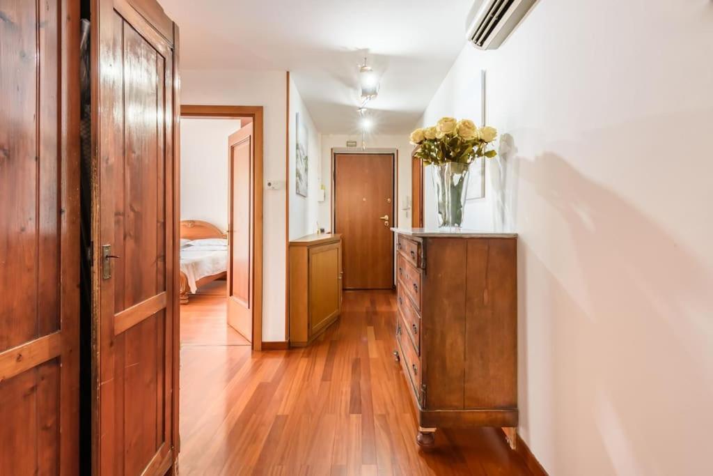 Parking & Wifi City Walls Apartment ปิสโตยา ภายนอก รูปภาพ